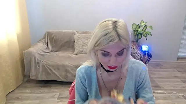 SexyBeatriice online show from February 8, 7:28 am