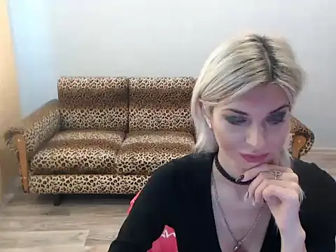 SexyBeatriice online show from November 23, 7:18 am