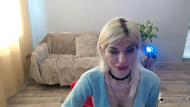 SexyBeatriice online show from March 4, 7:27 am