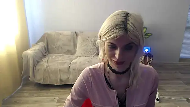 SexyBeatriice online show from April 5, 6:20 am