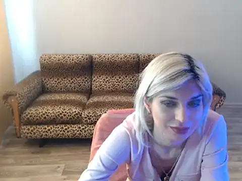SexyBeatriice online show from March 21, 10:28 am