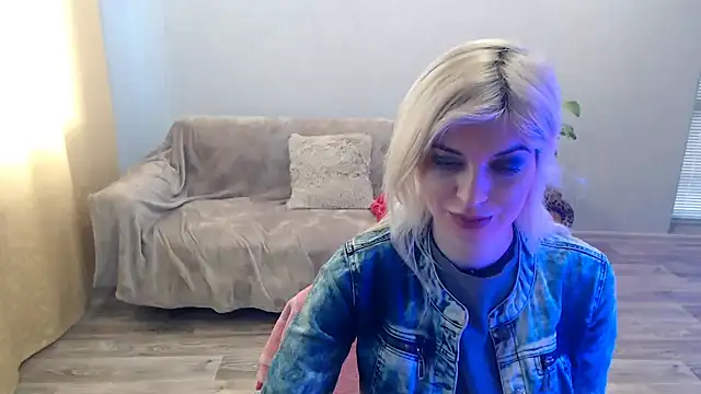 SexyBeatriice online show from February 15, 7:20 am