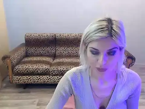 SexyBeatriice online show from November 28, 7:30 am