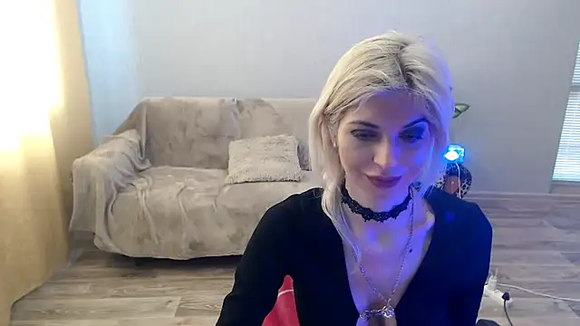 SexyBeatriice online show from March 24, 7:30 am