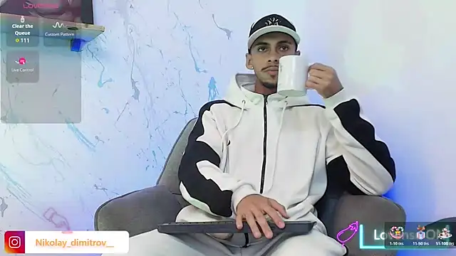 Snapshot of Sam_culhane chatting on November 11, 4:51 am Sam culhane online show from November 11, 4:51 am