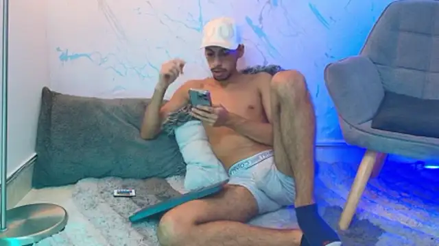 Snapshot of Sam_culhane chatting on December 3, 6:25 am Sam culhane online show from December 3, 6:25 am