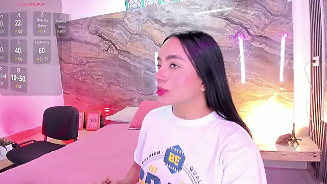 Snapshot of Estefy_gomez09 chatting on May 3, 12:31 pm Estefy gomez09 online show from May 3, 12:31 pm