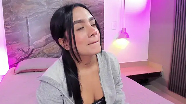 Snapshot of Estefy_gomez09 chatting on February 27, 3:08 am Estefy gomez09 online show from February 27, 3:08 am