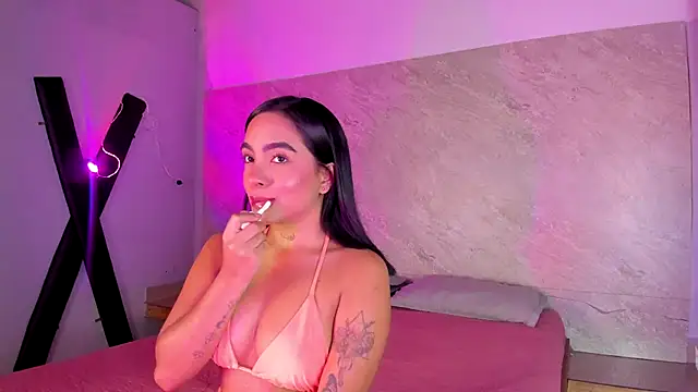 Snapshot of Estefy_gomez09 chatting on September 23, 3:35 am Estefy gomez09 online show from September 23, 3:35 am