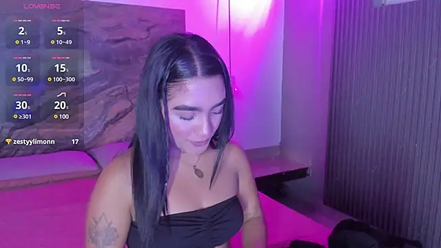 Snapshot of Estefy_gomez09 chatting on March 16, 3:47 am Estefy gomez09 online show from March 16, 3:47 am