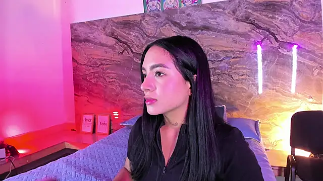 Snapshot of Estefy_gomez09 chatting on May 2, 12:21 pm Estefy gomez09 online show from May 2, 12:21 pm