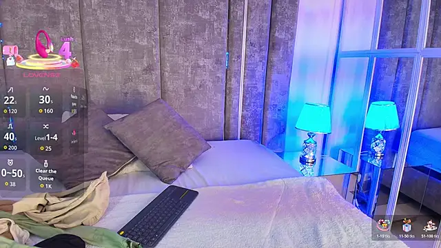 AliDiaz  online show from November 6, 7:18 pm