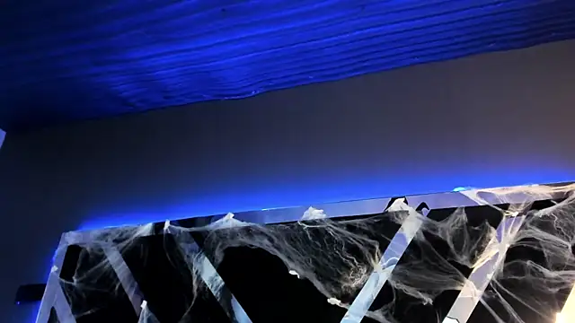 AliDiaz  online show from October 31, 7:43 pm