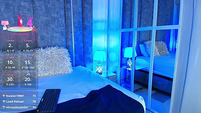 AliDiaz  online show from December 22, 7:25 pm