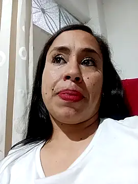 Snapshot of kamila_lovee chatting on March 19, 10:20 pm kamila lovee online show from March 19, 10:20 pm