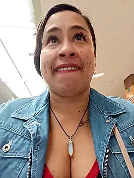 Snapshot of kamila_lovee chatting on October 10, 8:31 pm kamila lovee online show from October 10, 8:31 pm
