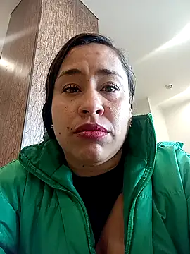 Snapshot of kamila_lovee chatting on September 23, 4:47 pm kamila lovee online show from September 23, 4:47 pm