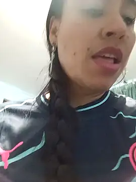 Snapshot of kamila_lovee chatting on March 19, 4:14 am kamila lovee online show from March 19, 4:14 am