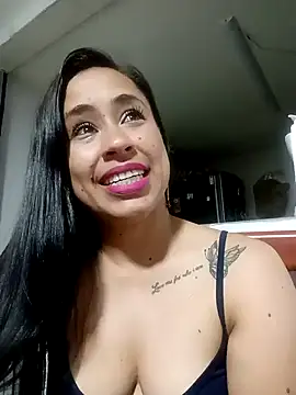 Snapshot of kamila_lovee chatting on March 11, 11:04 pm kamila lovee online show from March 11, 11:04 pm