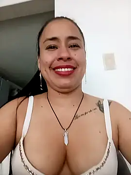 Snapshot of kamila_lovee chatting on October 7, 8:32 pm kamila lovee online show from October 7, 8:32 pm