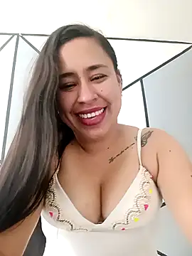 Snapshot of kamila_lovee chatting on September 12, 7:13 pm kamila lovee online show from September 12, 7:13 pm
