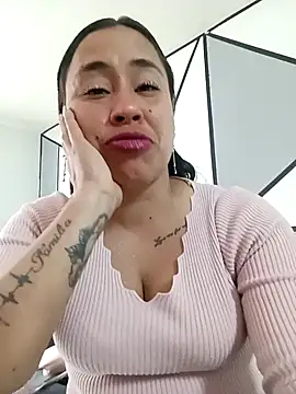 Snapshot of kamila_lovee chatting on September 17, 4:42 pm kamila lovee online show from September 17, 4:42 pm