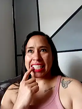 Snapshot of kamila_lovee chatting on March 13, 9:16 pm kamila lovee online show from March 13, 9:16 pm