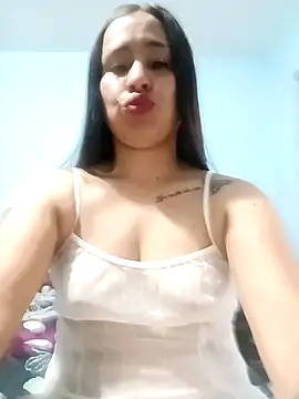 Snapshot of kamila_lovee chatting on March 15, 5:37 pm kamila lovee online show from March 15, 5:37 pm