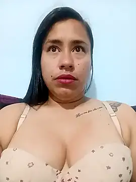 Snapshot of kamila_lovee chatting on March 17, 1:18 pm kamila lovee online show from March 17, 1:18 pm