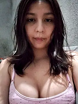 Maiden-Hot online show from May 25, 5:29 am