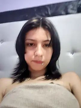 Snapshot of Maiden-Hot chatting on February 25, 7:49 pm Maiden-Hot online show from February 25, 7:49 pm
