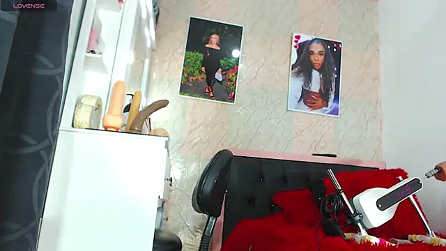 k stormi  online show from April 16, 11:22 am