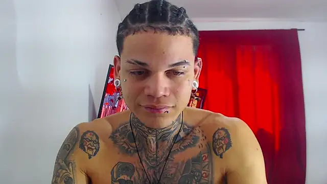 Snapshot of hot_man05 chatting on October 25, 5:13 pm hot man05 online show from October 25, 5:13 pm