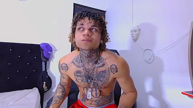 Snapshot of hot_man05 chatting on November 11, 9:31 pm hot man05 online show from November 11, 9:31 pm