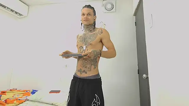 hot man05 online show from May 2, 4:07 am