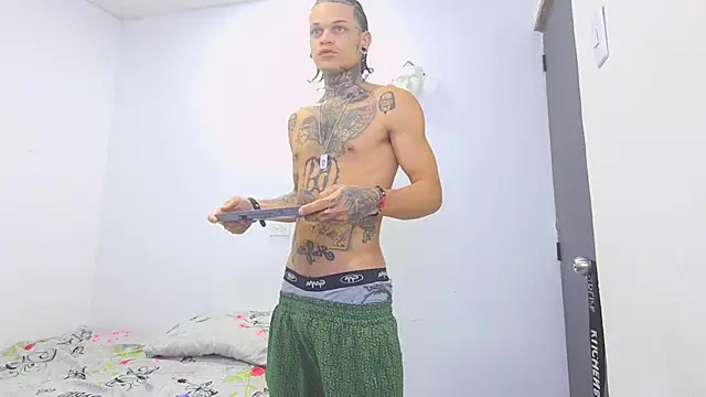 hot man05 online show from February 12, 11:04 pm