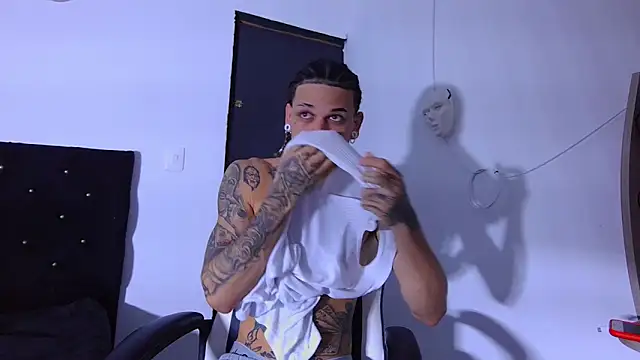 hot man05 online show from December 19, 12:25 am