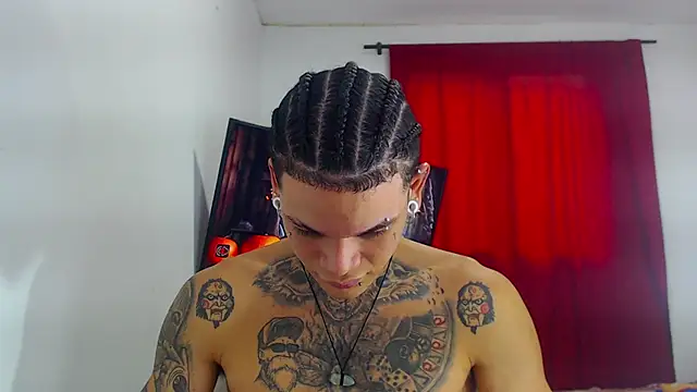 Snapshot of hot_man05 chatting on October 24, 7:24 pm hot man05 online show from October 24, 7:24 pm