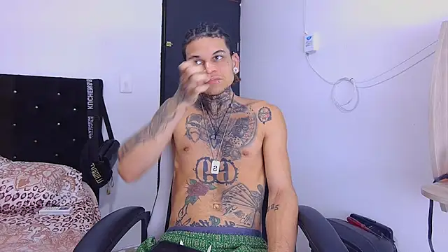 Snapshot of hot_man05 chatting on October 30, 9:11 pm hot man05 online show from October 30, 9:11 pm