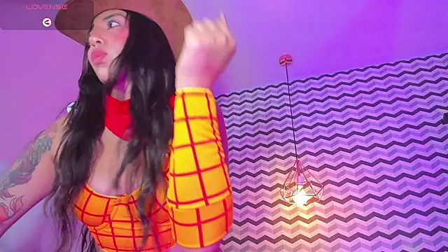 Snapshot of CALANTHELOVE1 chatting on March 8, 3:17 am CALANTHELOVE1 online show from March 8, 3:17 am