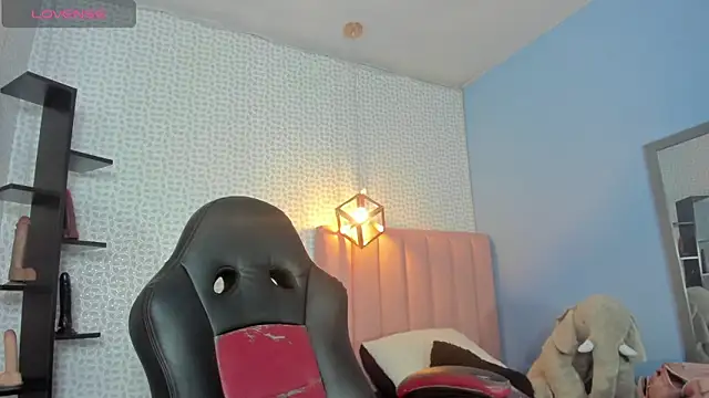 Snapshot of CALANTHELOVE1 chatting on October 30, 3:38 am CALANTHELOVE1 online show from October 30, 3:38 am