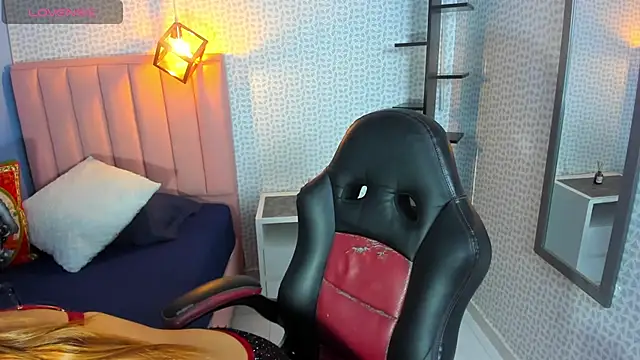 Snapshot of CALANTHELOVE1 chatting on November 24, 3:17 am CALANTHELOVE1 online show from November 24, 3:17 am