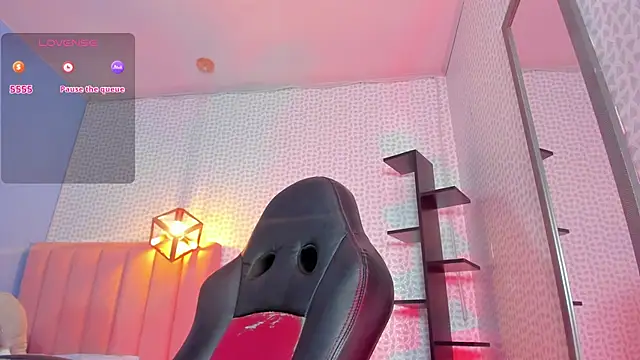 Snapshot of CALANTHELOVE1 chatting on November 10, 3:11 am CALANTHELOVE1 online show from November 10, 3:11 am