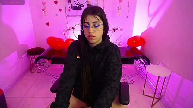 Adri Gomez  online show from February 15, 6:33 am