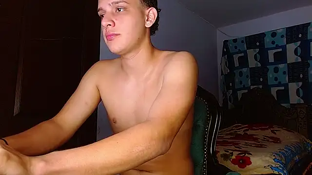 Snapshot of Thomas_May4rs chatting on November 8, 2:48 am Thomas May4rs online show from November 8, 2:48 am