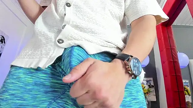 Snapshot of Thomas_May4rs chatting on February 27, 7:08 am Thomas May4rs online show from February 27, 7:08 am