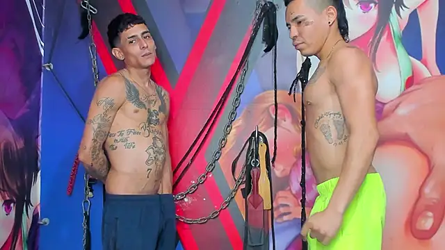 Snapshot of Destroy_the_bimbo1 chatting on November 22, 7:24 pm Destroy the bimbo1 online show from November 22, 7:24 pm