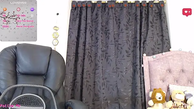 ellajonz online show from November 5, 1:42 am