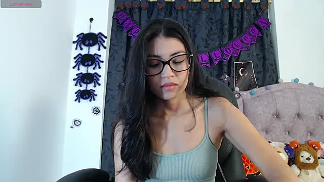 ellajonz online show from October 11, 10:44 pm