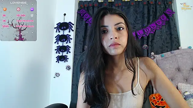 ellajonz online show from October 30, 12:31 am